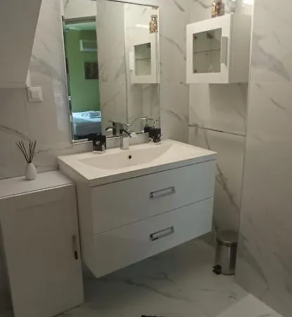Luxury Sirena Centre Netflix Apartman