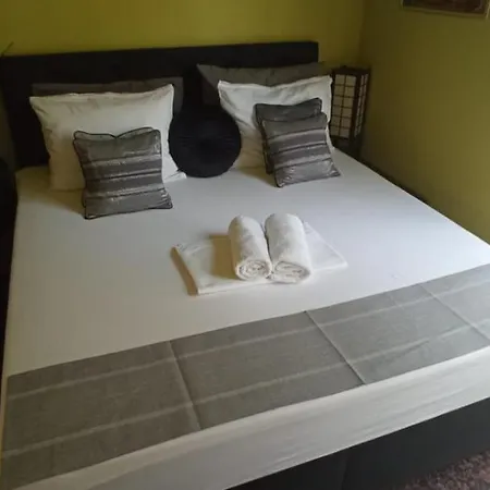 Luxury Sirena Centre Netflix *